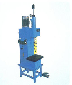 單柱液壓機具備什么優勢